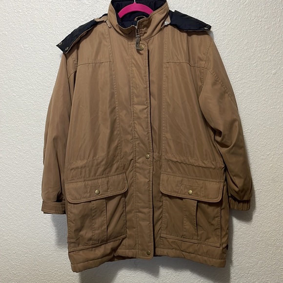 Woolrich Original Outdoorwear Vintage Women's Tan Coat. Good Condition. Size M. - Picture 2 of 10